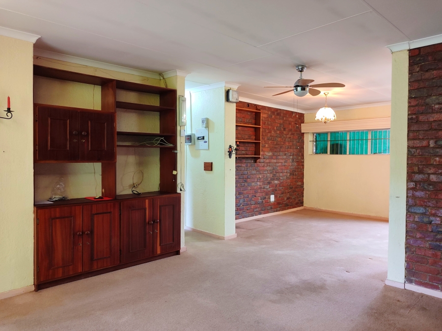 2 Bedroom Property for Sale in Roosheuwel North West